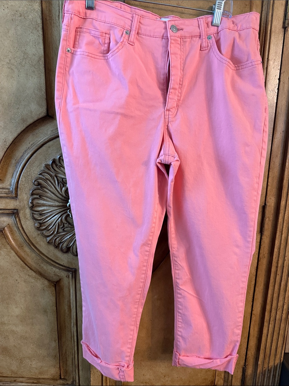crown & ivy Peachy Pink Cropped Ankle Jeans